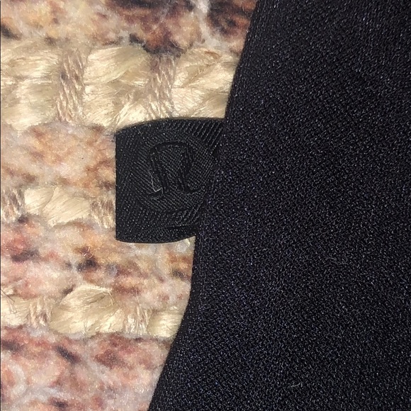 lululemon 2 in 1 tank in excellent used condition - Picture 3 of 3